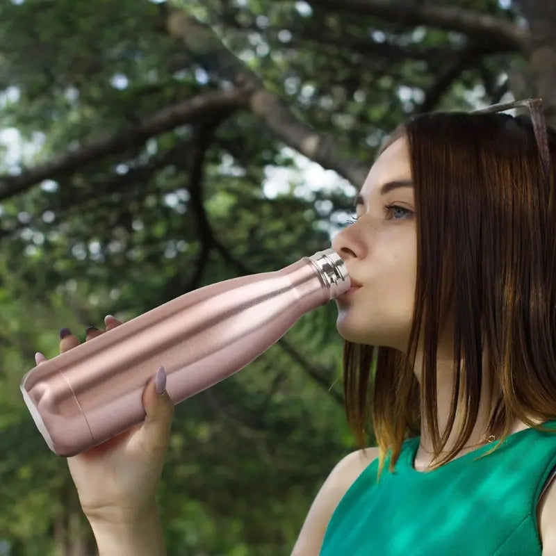 Gourde A Eau : Est-il conseillé de boire dans une gourde d'Eau ? - Bento Lovers